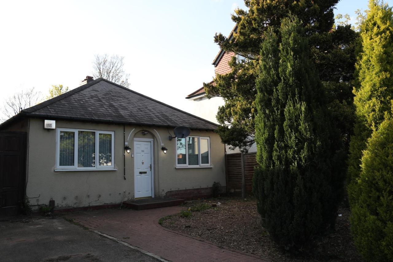 Cosy 3-Bed Bungalow Nec Airport Close To Amenities Birmingham Kültér fotó